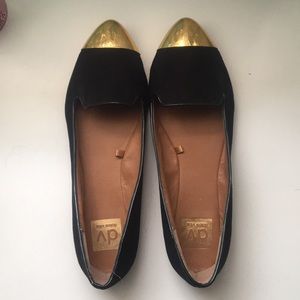 Gold tipped flats